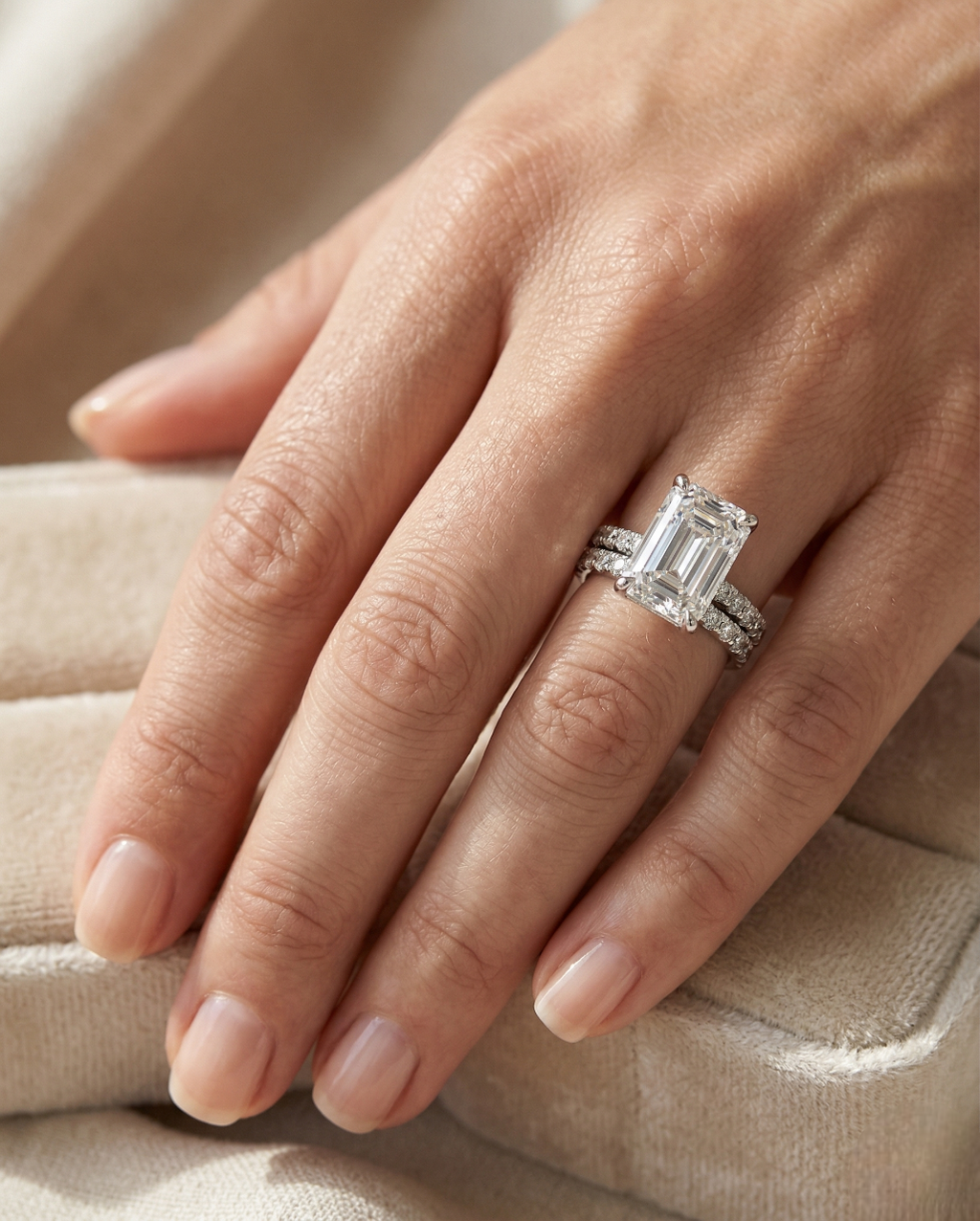 Platinum 950 Emerald Cut Engagement Ring Set